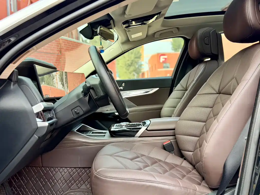 BMW i7 — миниатюра 10