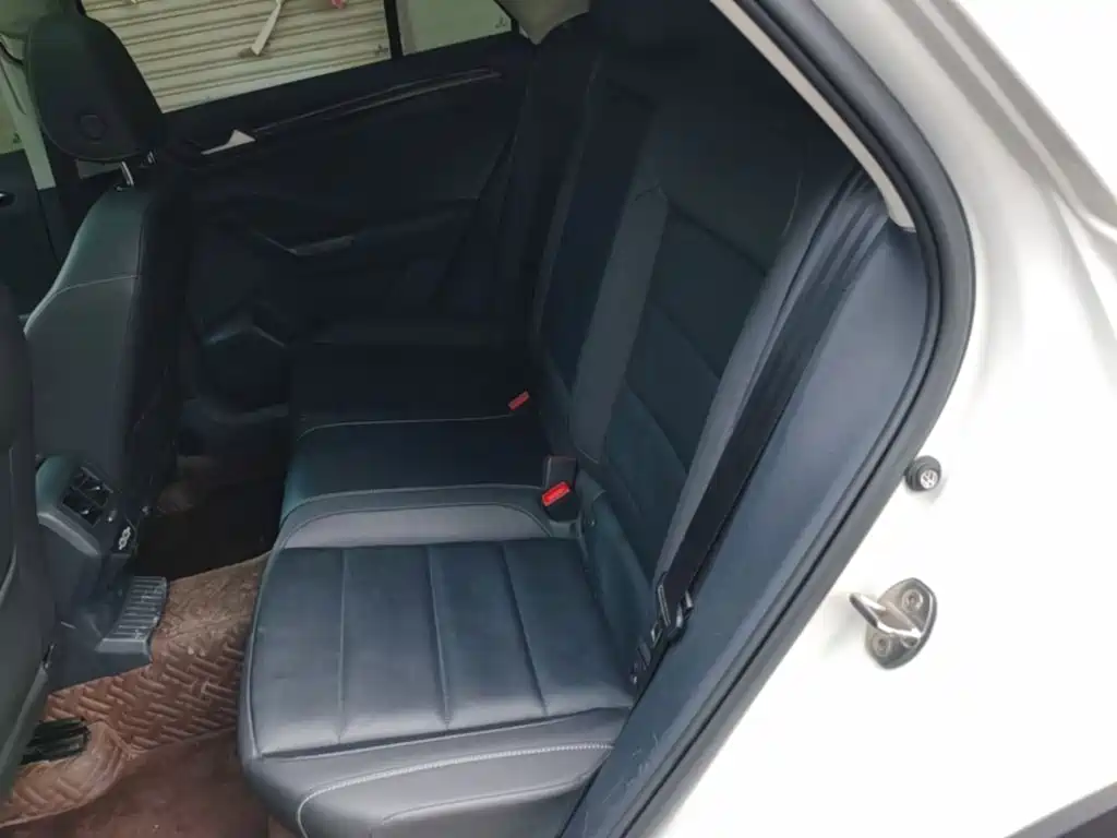 Volkswagen T-Roc — миниатюра 17