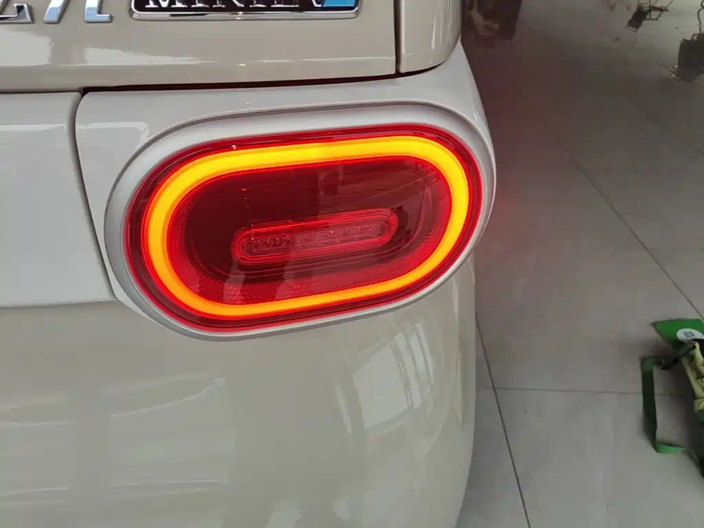 Wuling MINIEV — миниатюра 8