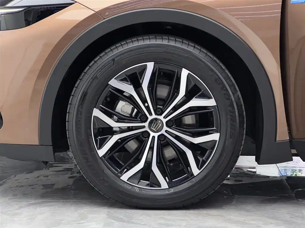 TOYOTA CROWN SPORTCROSS