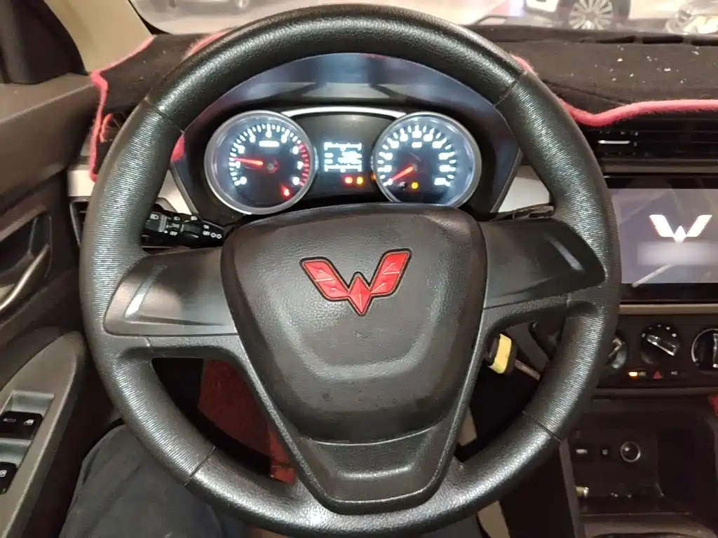 Wuling Hongguang — миниатюра 11
