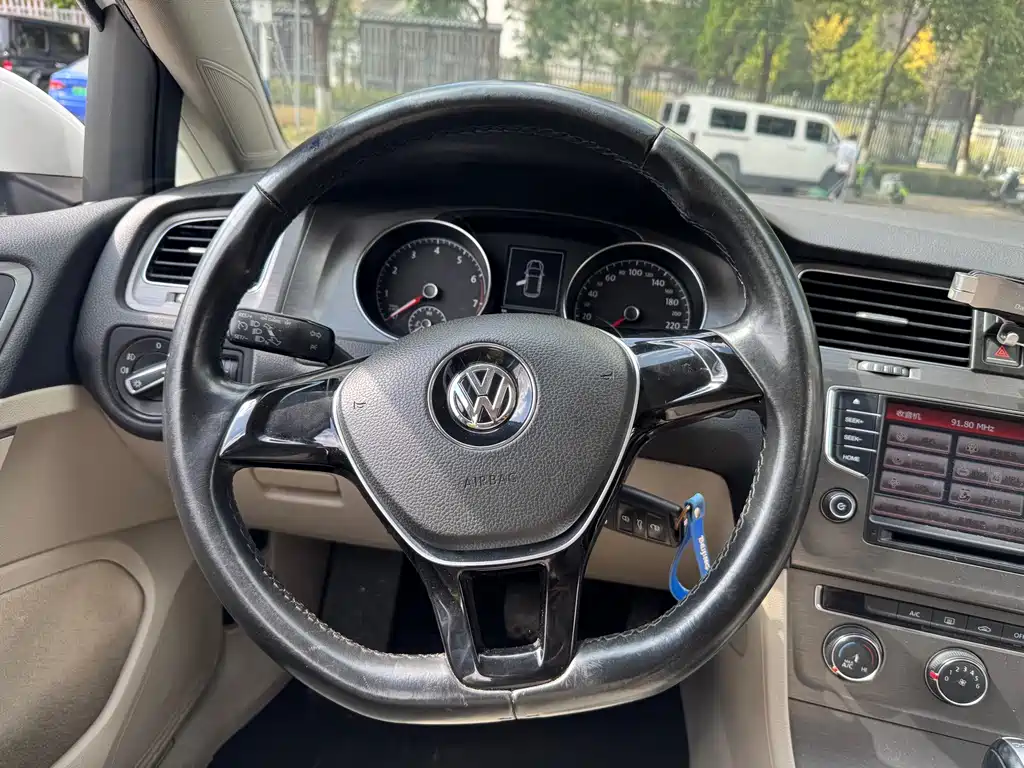 Volkswagen Golf — миниатюра 12