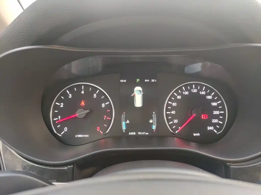 BYD MAX — миниатюра 12