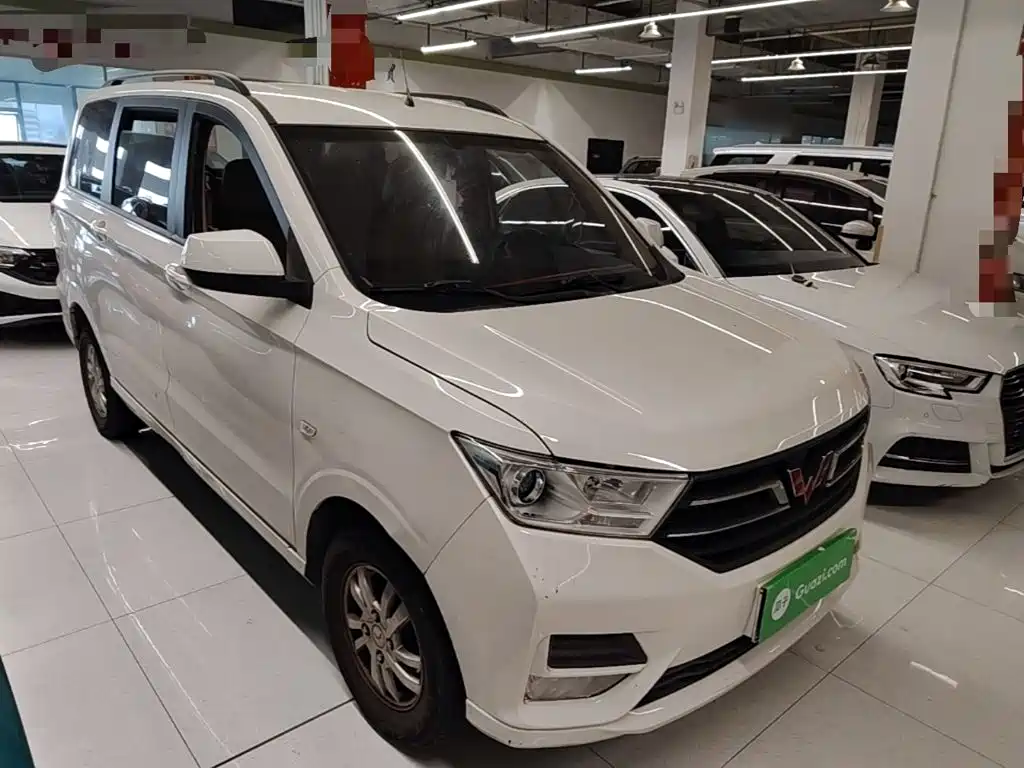 Wuling Hongguang — миниатюра 4