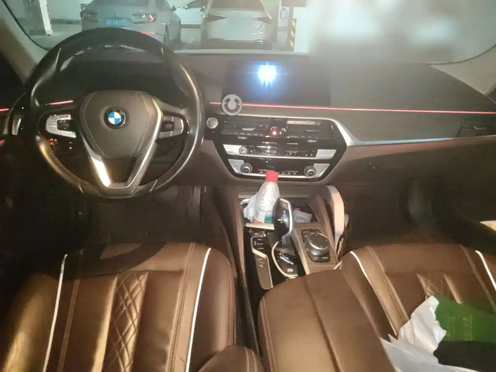 BMW 5 Series New Energy — миниатюра 10