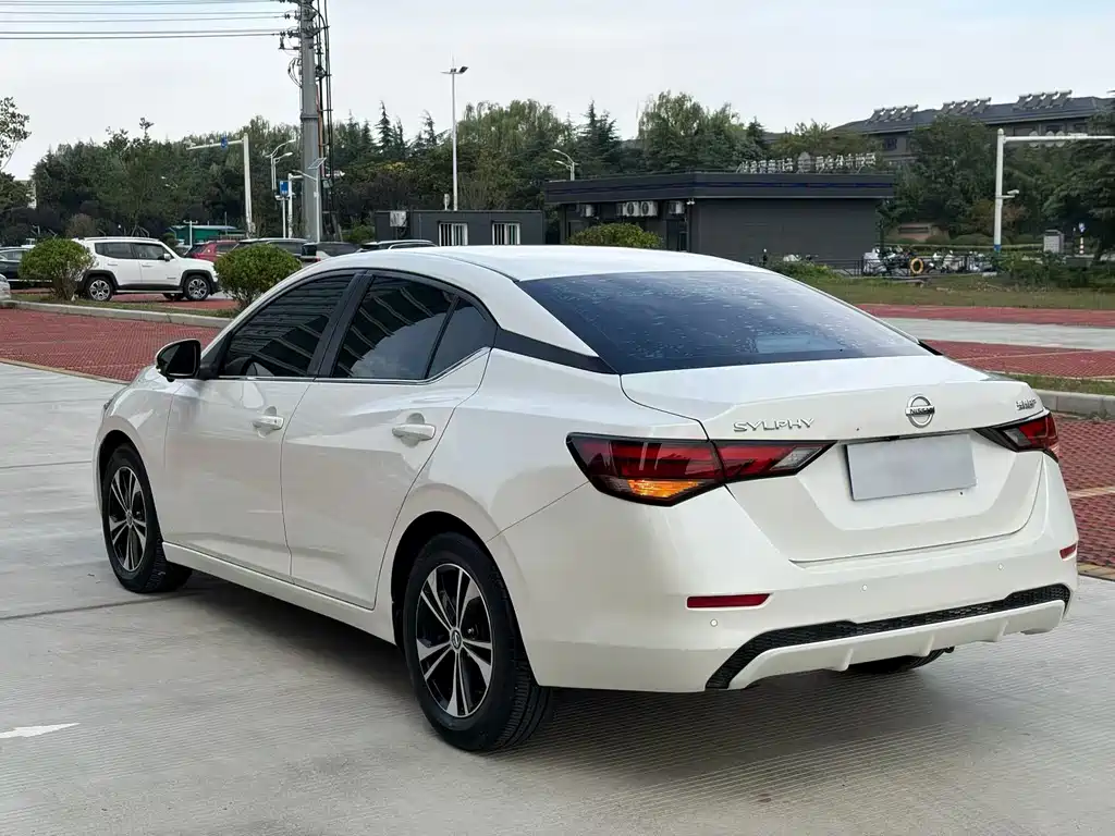Nissan Sylphy — миниатюра 9