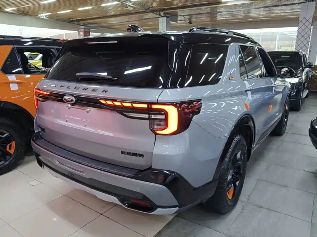 Ford Explorer — миниатюра 7