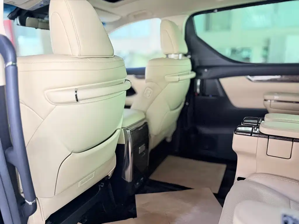 Toyota Vellfire 2019 2.5L HV Luxury