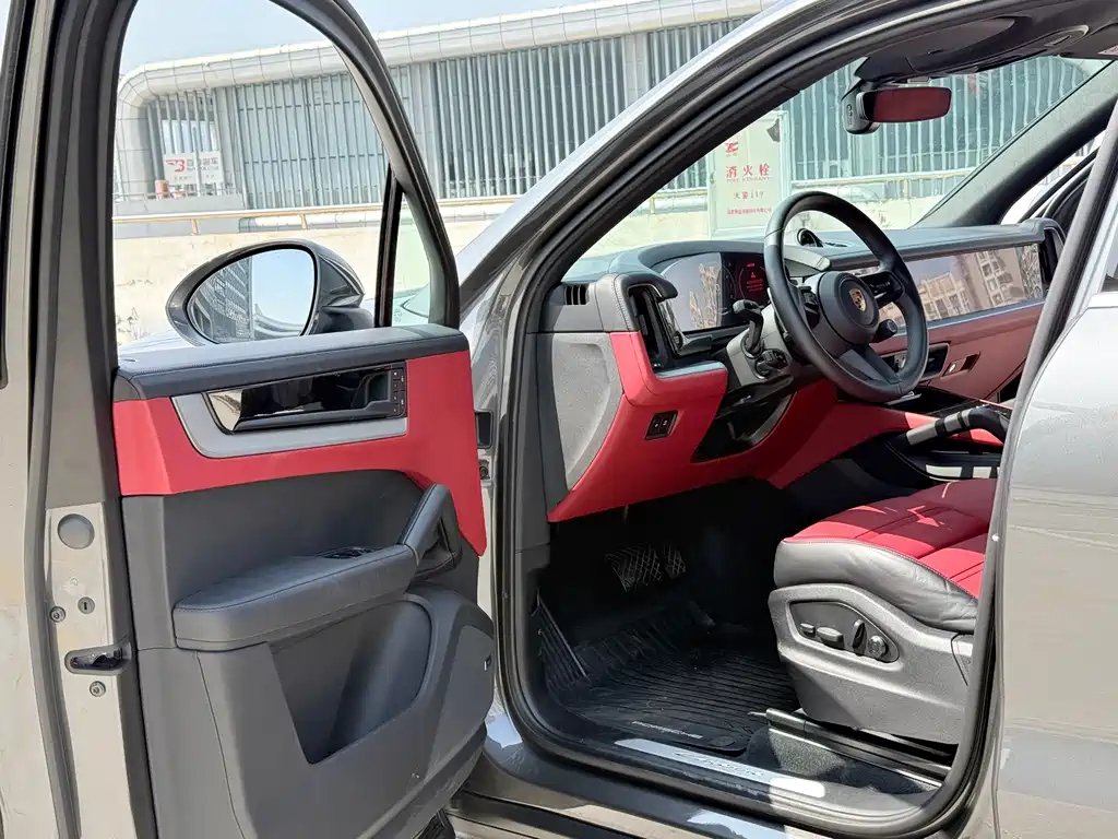 Porsche Cayenne — миниатюра 4
