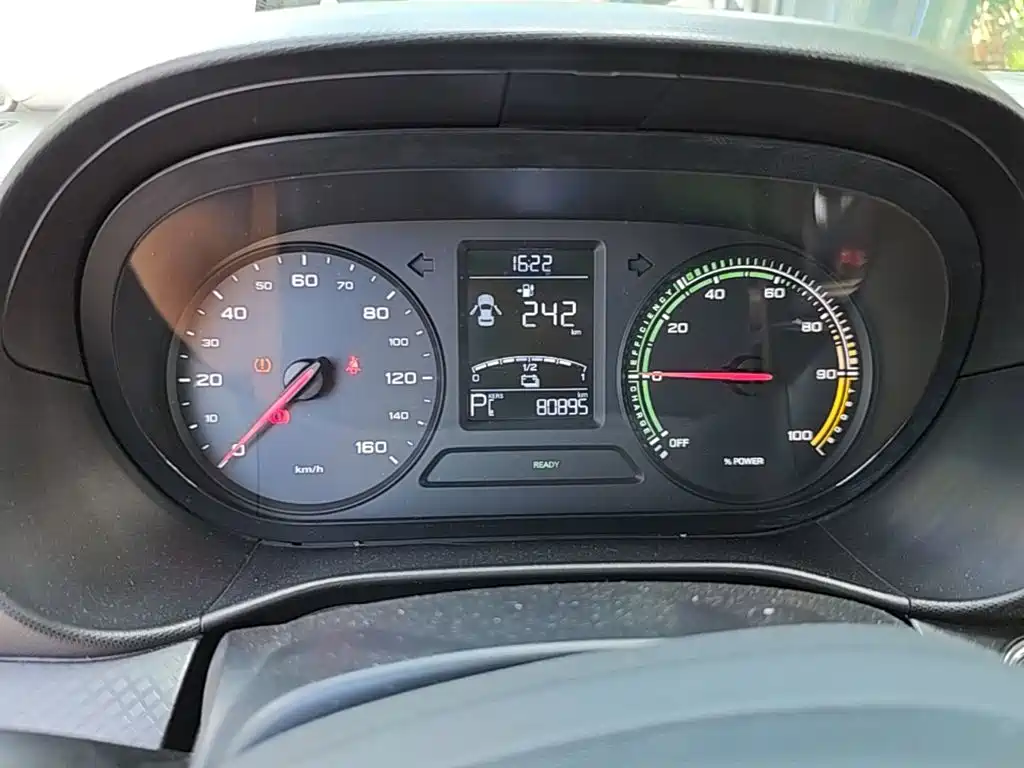 Roewe Clever — миниатюра 12