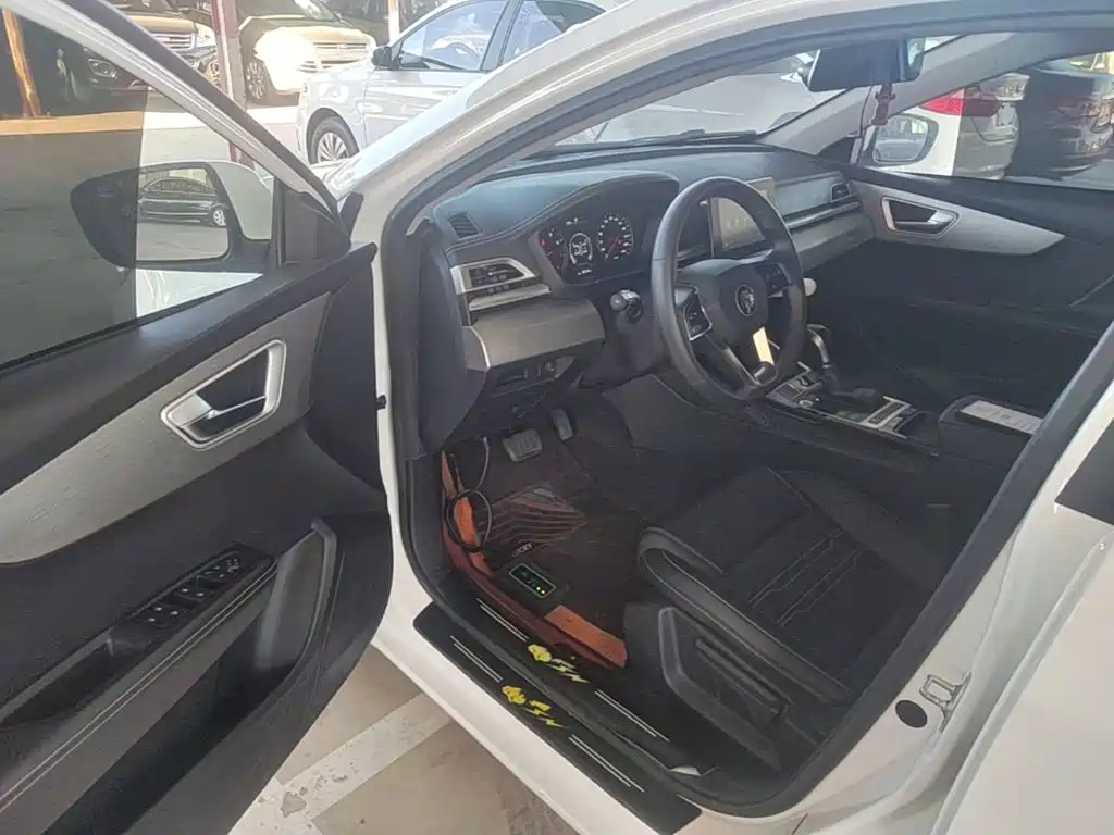 BYD Qin — миниатюра 16