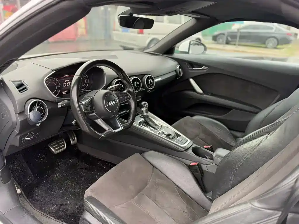 Audi TT — миниатюра 4