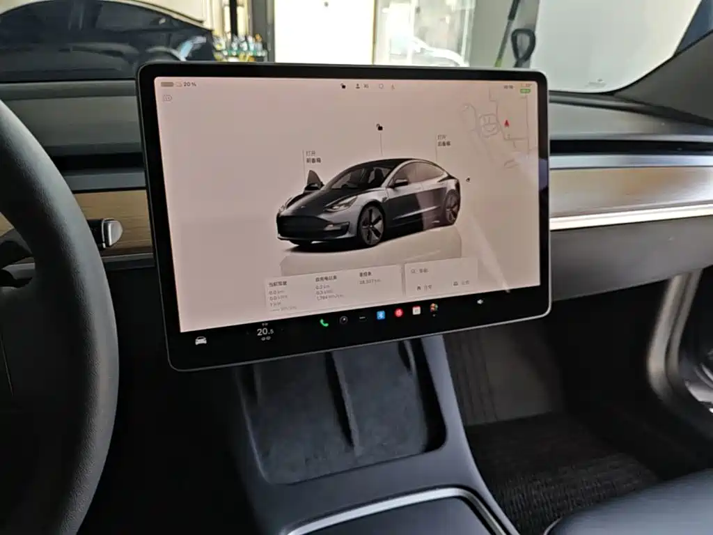 Tesla Model 3 — миниатюра 13