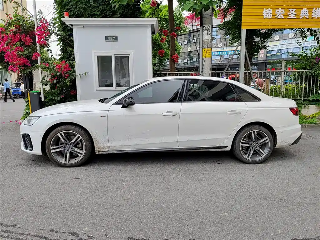 Audi A4L - фото 3