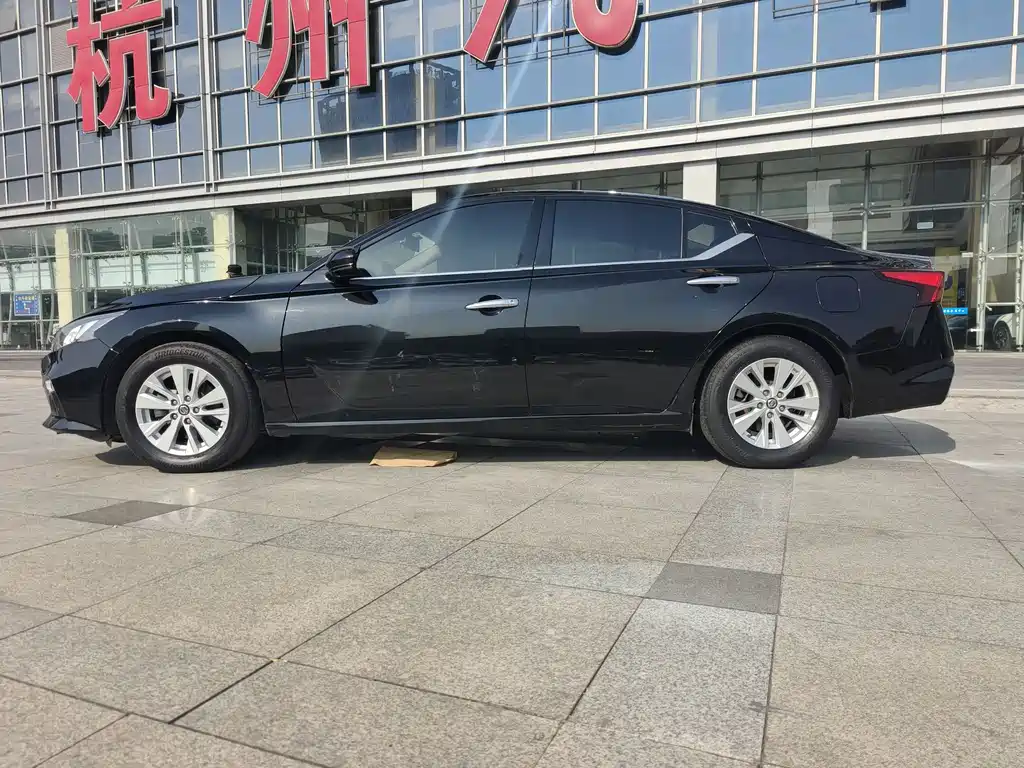 NISSAN TEANA
