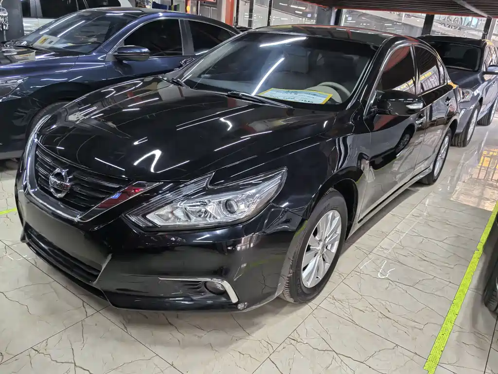 Купить Nissan Teana