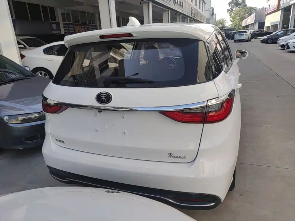 BYD MAX — миниатюра 6