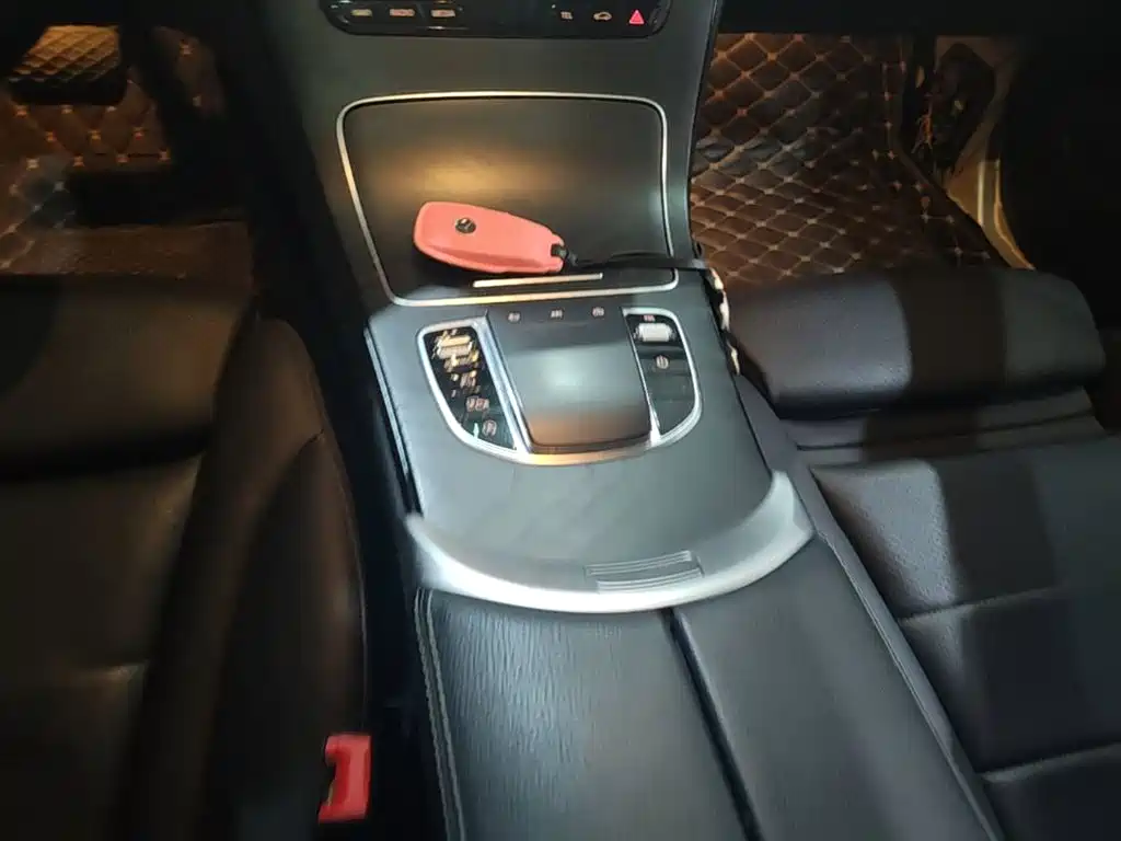 Mercedes-Benz C-Class — миниатюра 14
