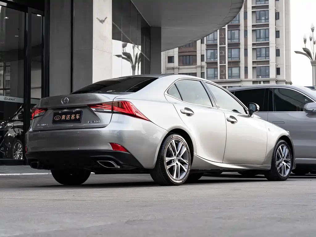 Lexus IS — миниатюра 3
