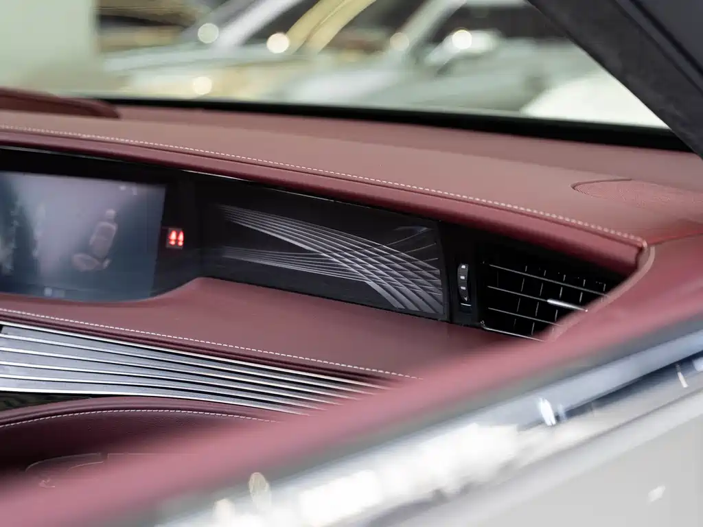 Lexus LS — миниатюра 20