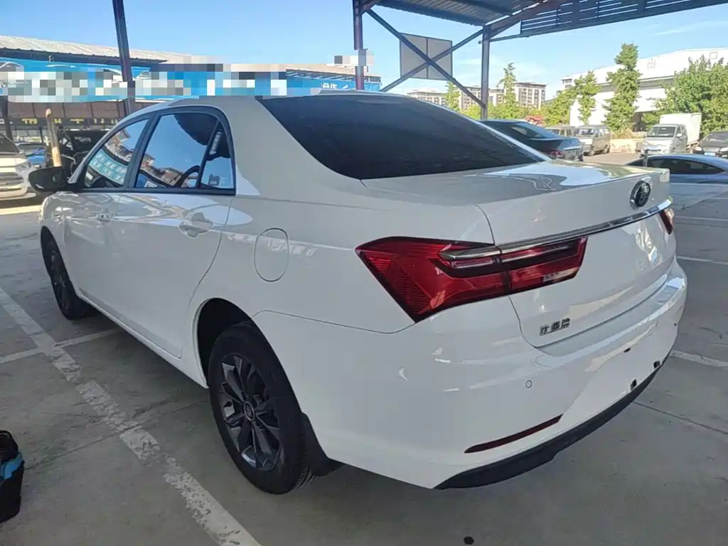 BYD Qin — миниатюра 5