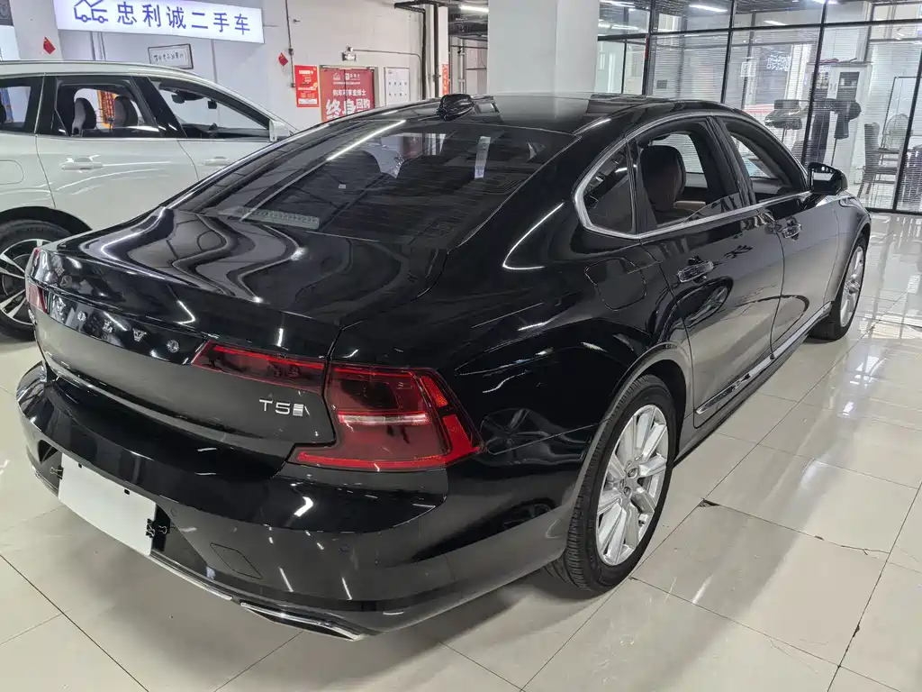 Volvo S90 — миниатюра 4