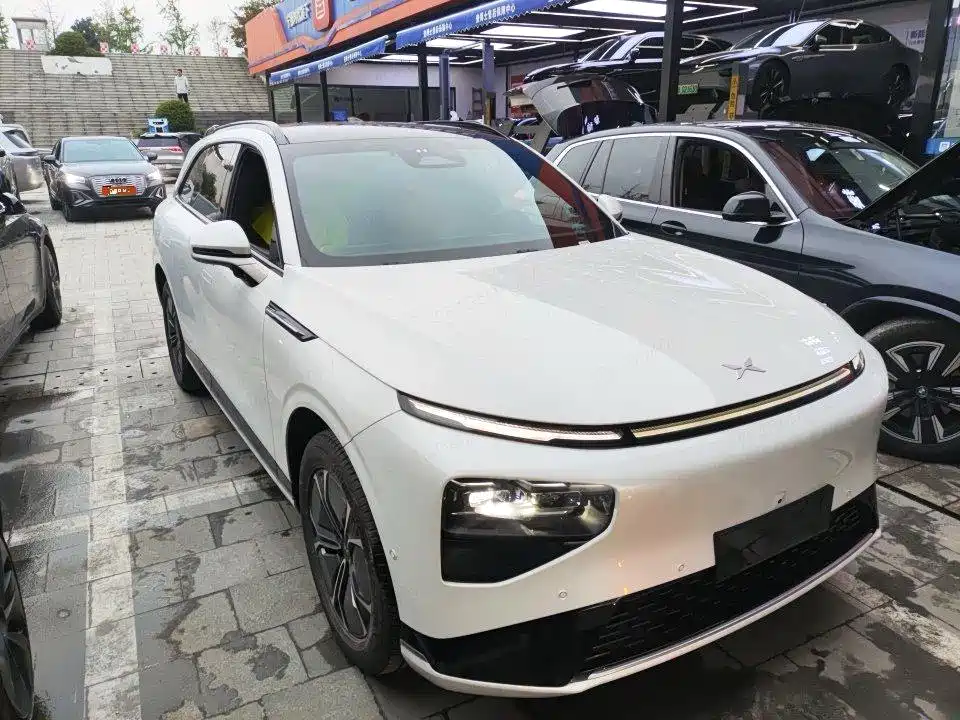 XPeng G9 — миниатюра 2