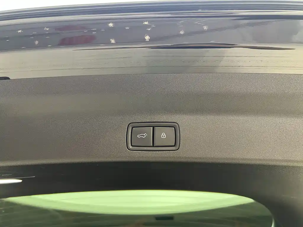 Li Auto Li L8 — миниатюра 18