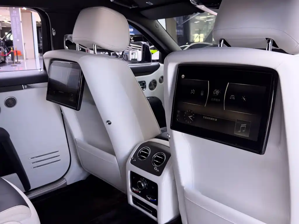 Rolls-Royce Ghost — миниатюра 32