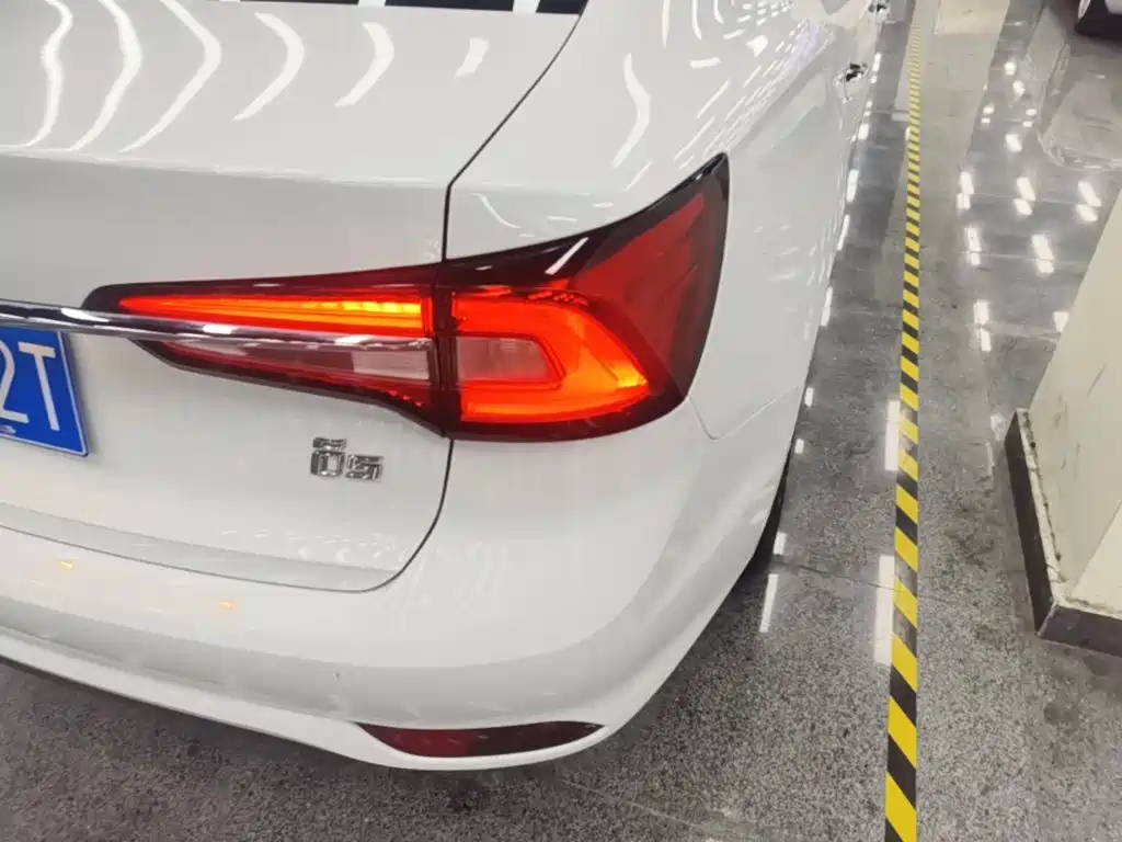 Roewe i5 — миниатюра 8