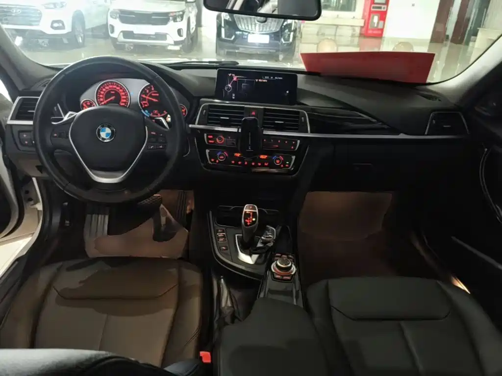 BMW 3 Series — миниатюра 10