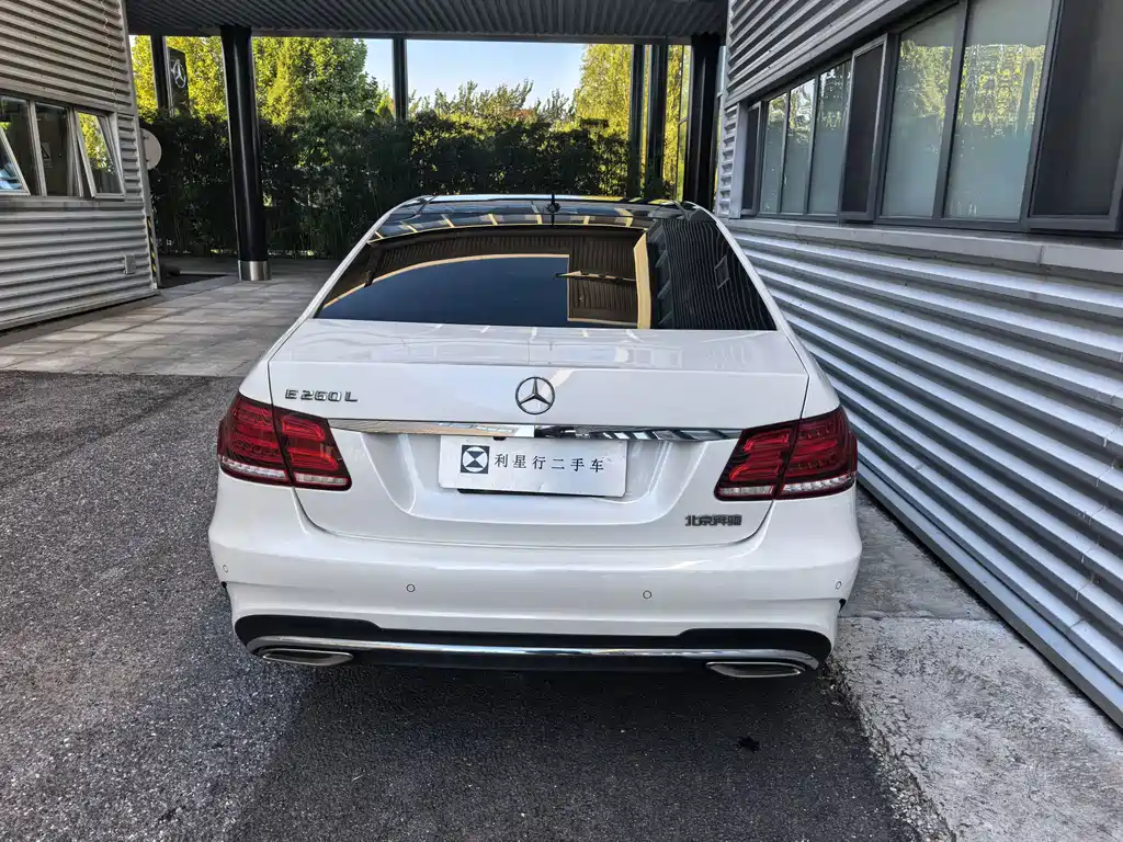 Mercedes-Benz E-Class — миниатюра 4