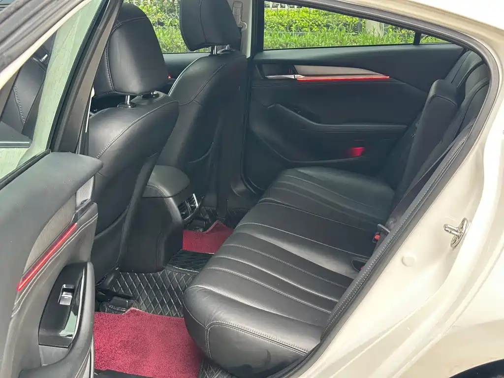 Mazda Atenza — миниатюра 7
