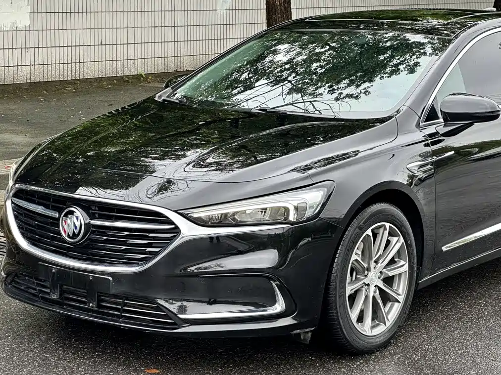 Buick LaCrosse — миниатюра 2