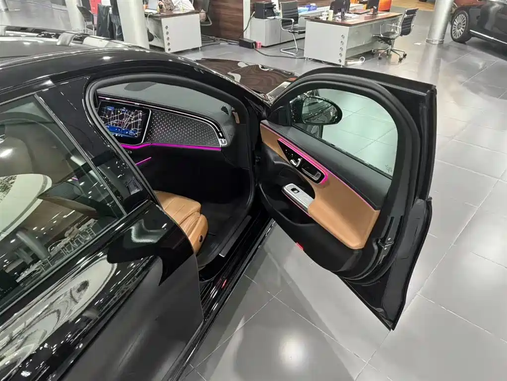 Mercedes-Benz E-Class (Import) — миниатюра 22