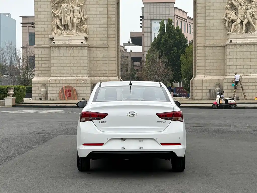 Hyundai Verna — миниатюра 13