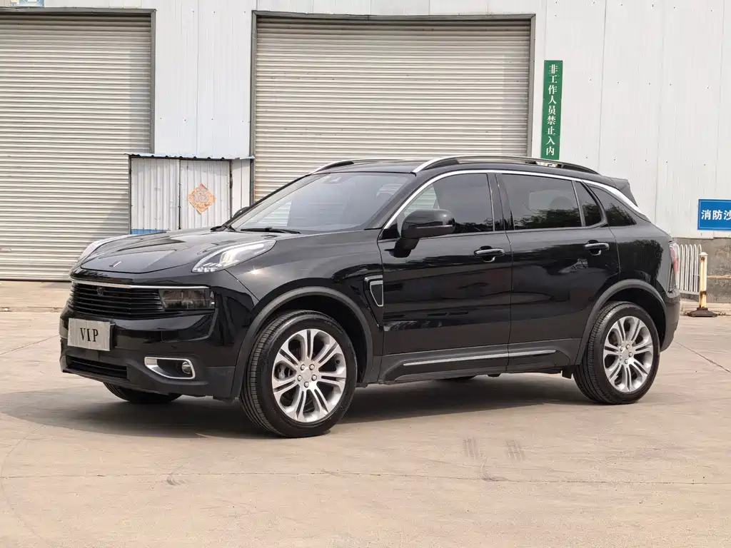 Lynk & Co 01