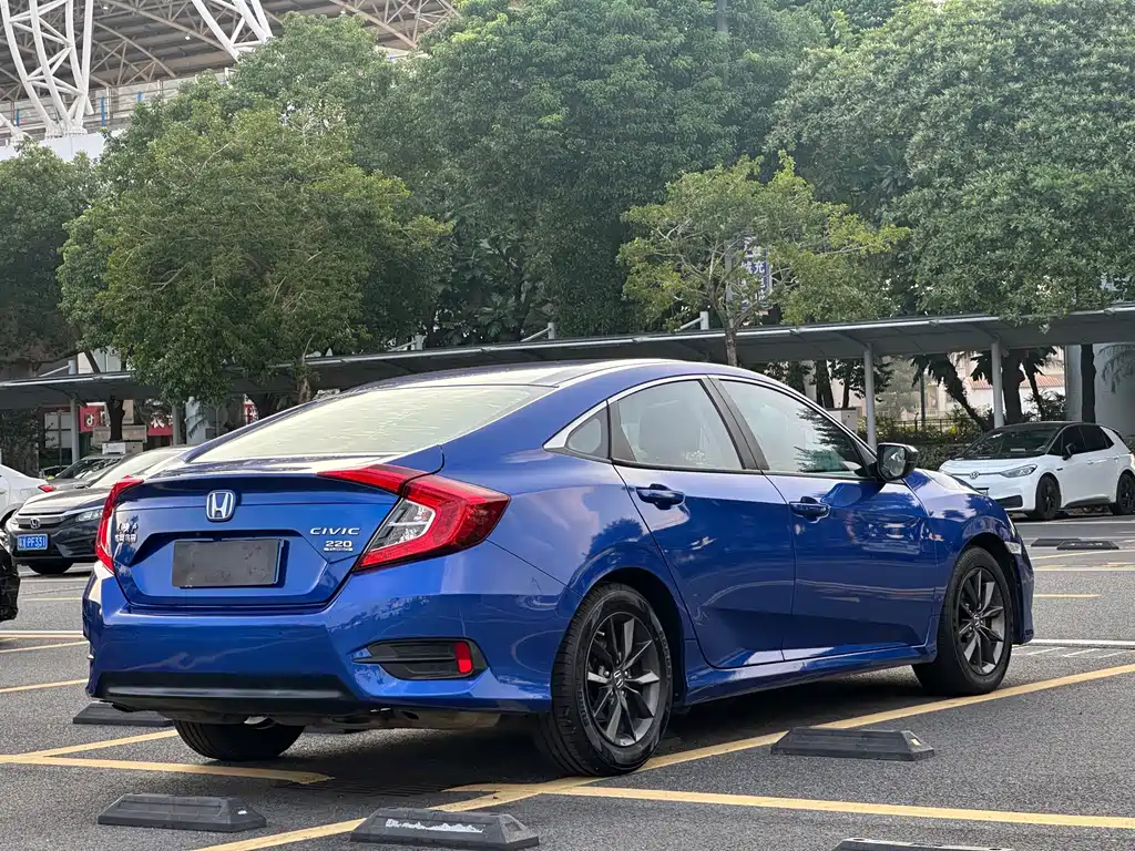 Honda Civic — миниатюра 4