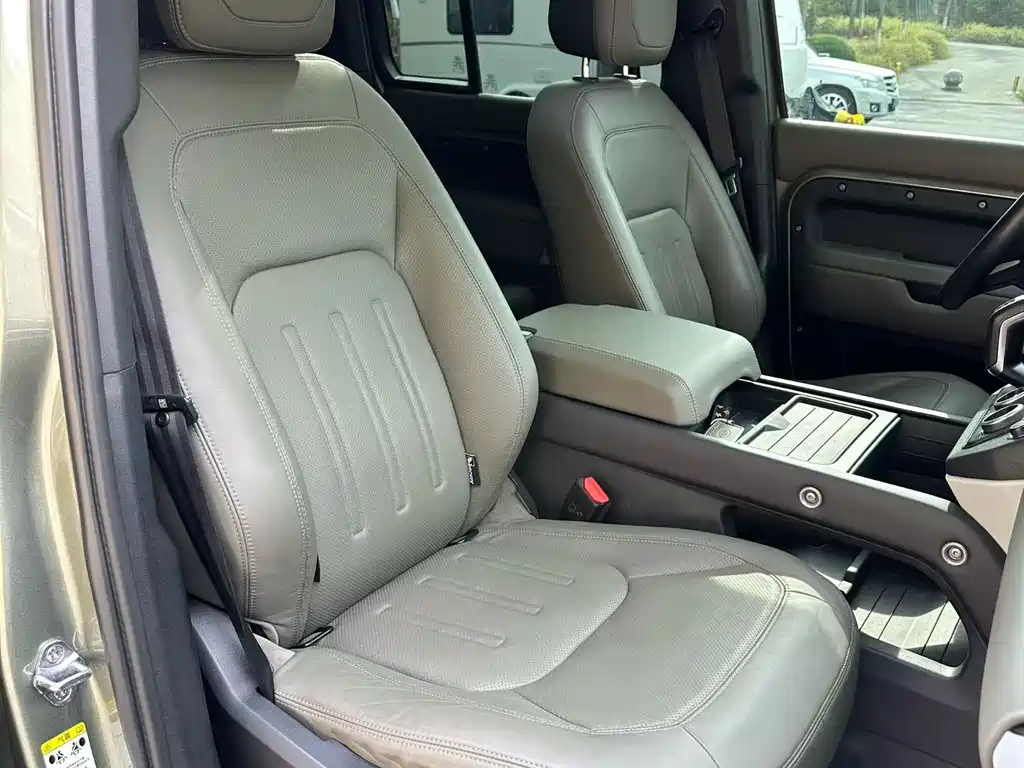 Land Rover Defender — миниатюра 8