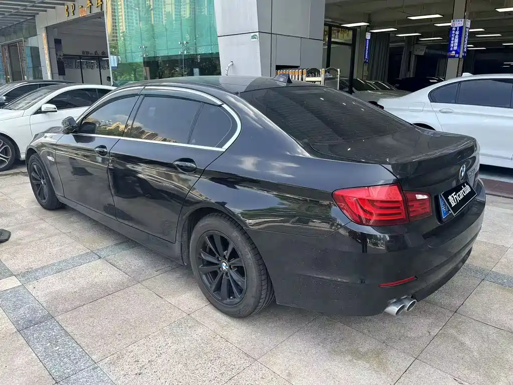 BMW 5 Series — миниатюра 14