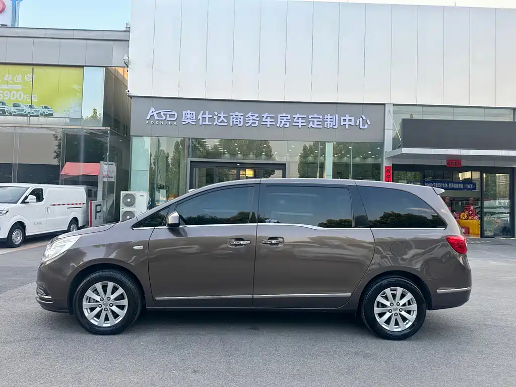 Buick GL8 2017 25S Luxury V