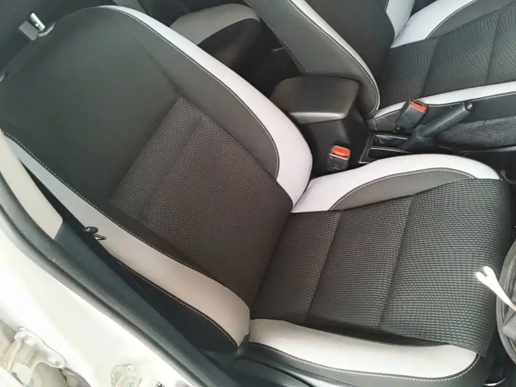 Toyota Yaris L — миниатюра 25