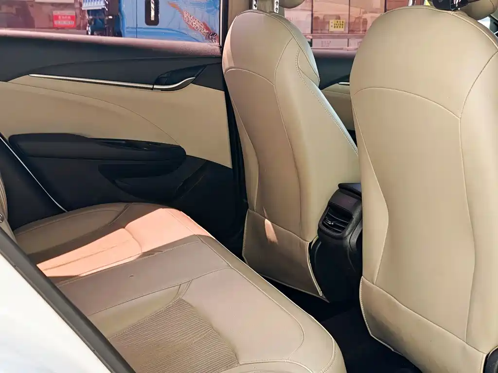 Buick Excelle — миниатюра 9