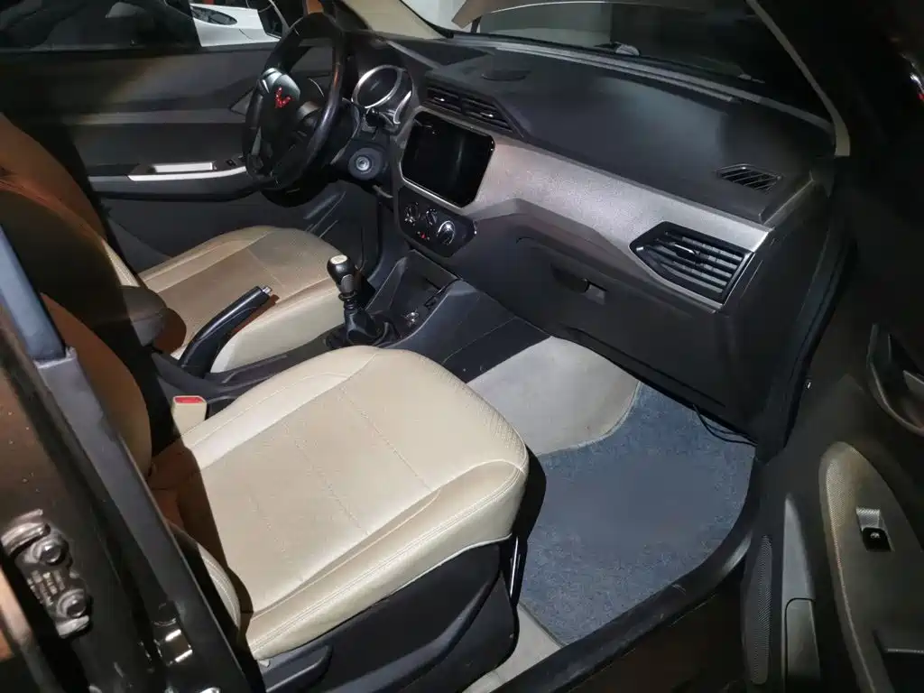Wuling Hongguang — миниатюра 19