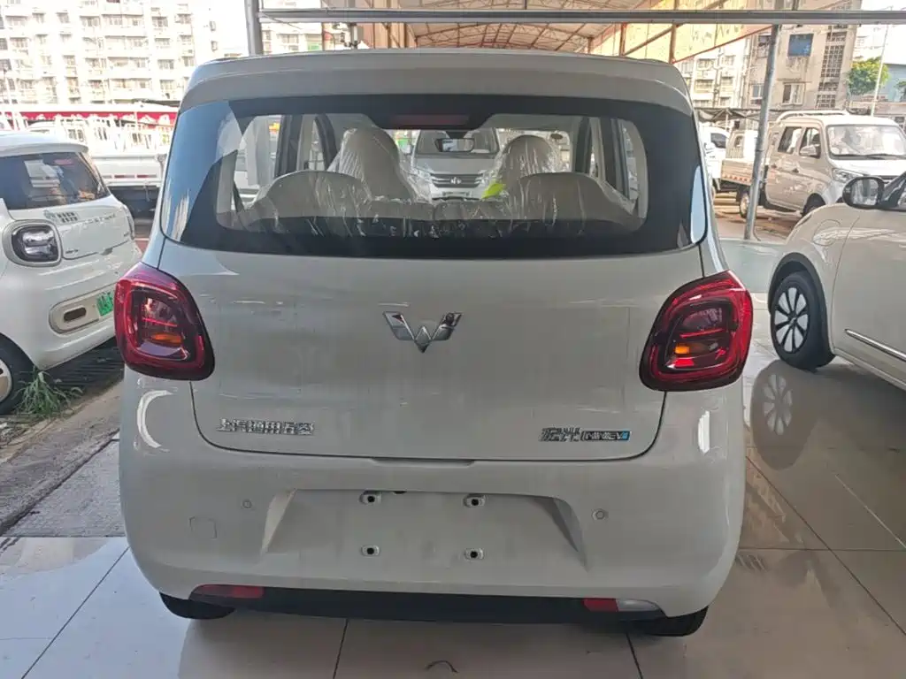 Wuling MINIEV — миниатюра 6