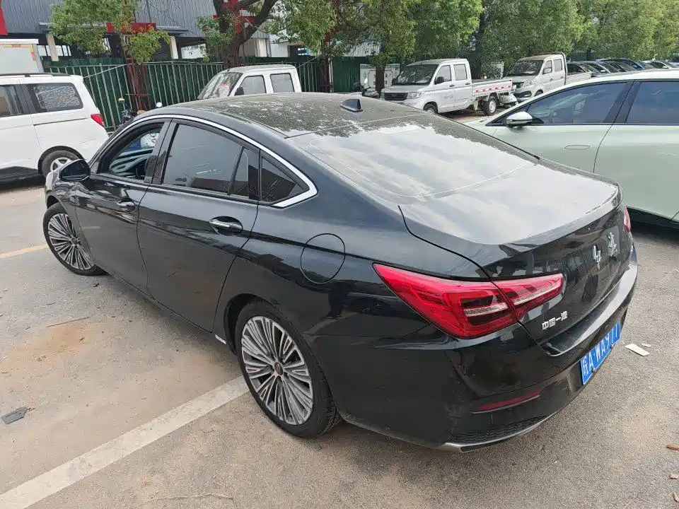 Hongqi Hongqi H5 — миниатюра 8