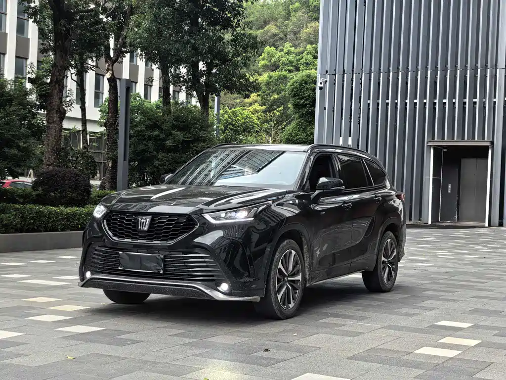 Toyota Crown Kluger 2024