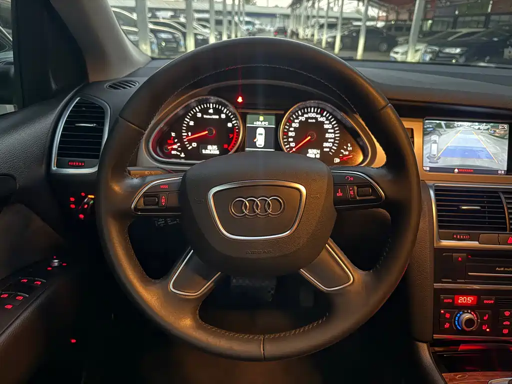 Audi Q7 — миниатюра 10