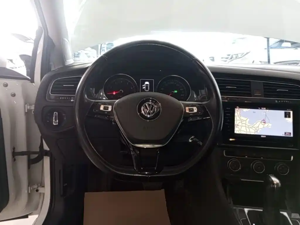 Volkswagen Golf — миниатюра 11