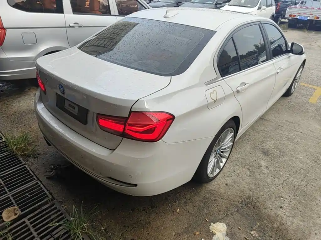 BMW 3 Series — миниатюра 7